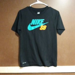 Nike tee